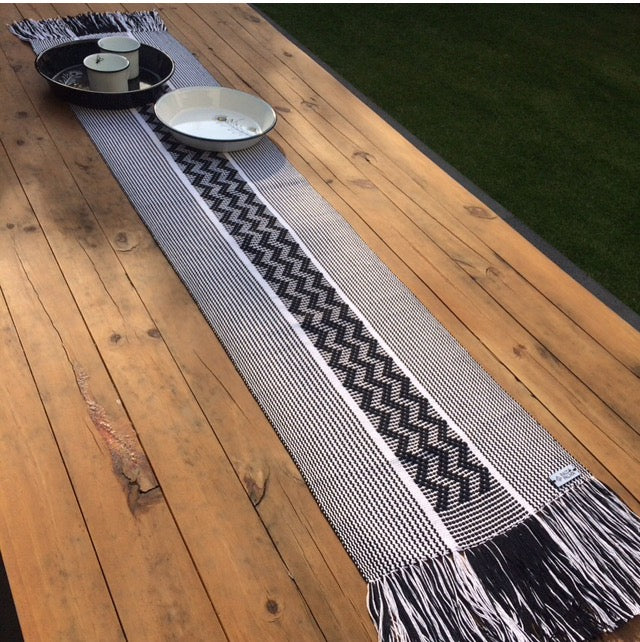 CAMINO DE MESA ZIG ZAG